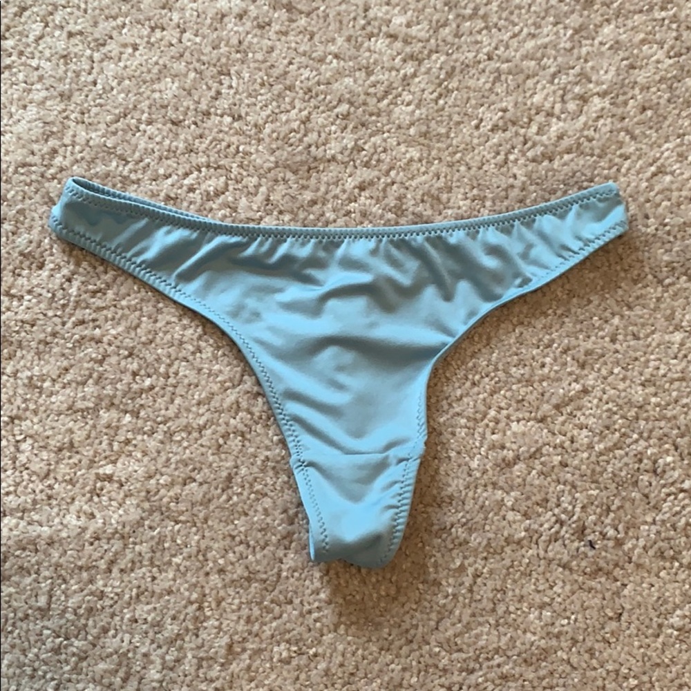 Sophie B thong